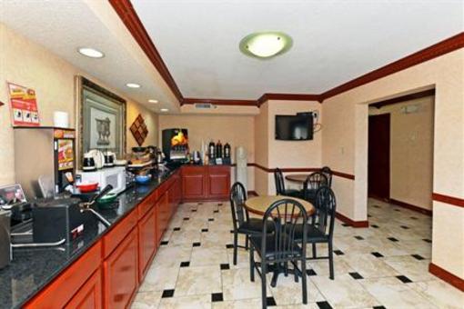 фото отеля BEST WESTERN Luxury Inn & Suites