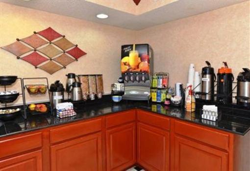 фото отеля BEST WESTERN Luxury Inn & Suites