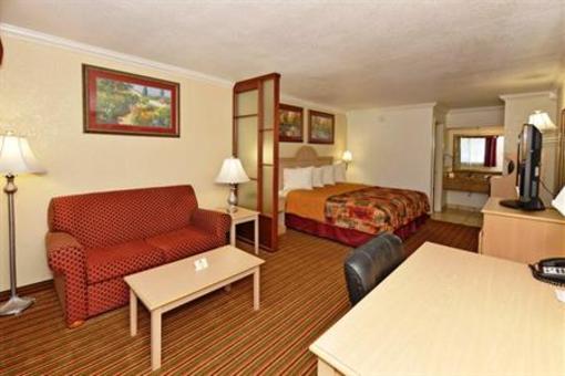 фото отеля BEST WESTERN Luxury Inn & Suites