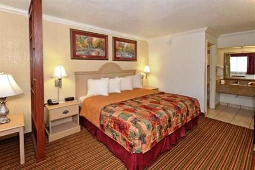 фото отеля BEST WESTERN Luxury Inn & Suites