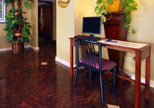 фото отеля Quality Inn Cedar Point South