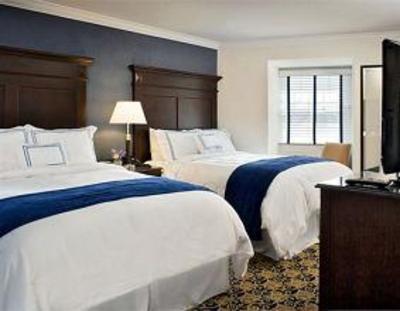 фото отеля Newport Beach Hotel & Suites