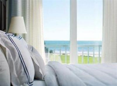 фото отеля Newport Beach Hotel & Suites