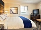 фото отеля Newport Beach Hotel & Suites