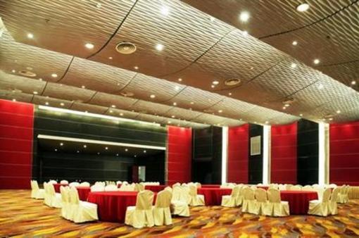 фото отеля Qingdao Haitian Grand Theatre Hotel