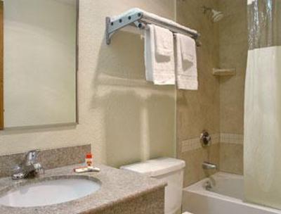 фото отеля Super 8 Stamford New York City Area