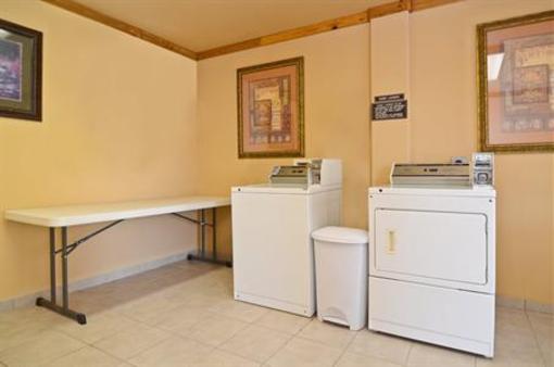 фото отеля BEST WESTERN Windwood Inn & Suites