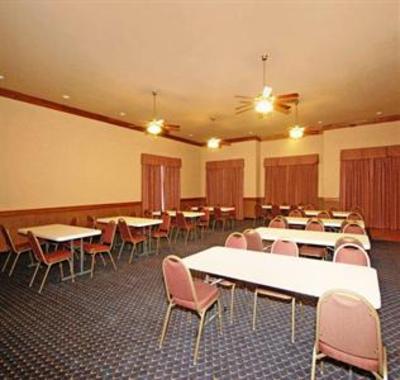 фото отеля BEST WESTERN Windwood Inn & Suites
