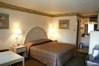 фото отеля Affordable Inns @ Tomichi Village