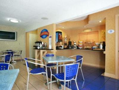 фото отеля Baymont Inn and Suites Branford