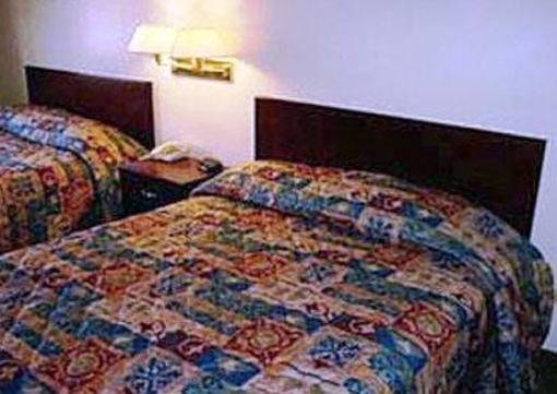 фото отеля Econo Lodge Inn & Suites Red Deer