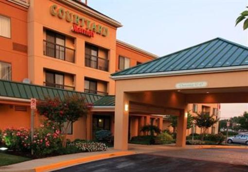 фото отеля Courtyard by Marriott Frederick