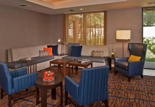 фото отеля Courtyard by Marriott Frederick