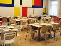GG8 Restaurant & Hotel