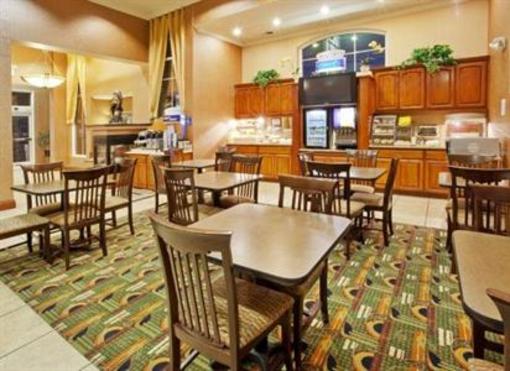 фото отеля Holiday Inn Express West Sacramento