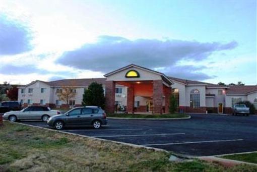 фото отеля Days Inn Torrey Capital Reef