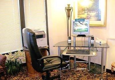 фото отеля Tifton Inn & Suites