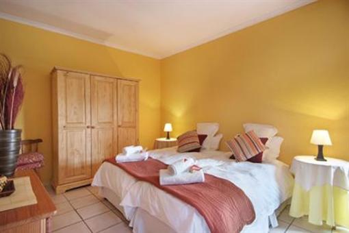 фото отеля Le Petit Chateau Guest House Durbanville Cape Town