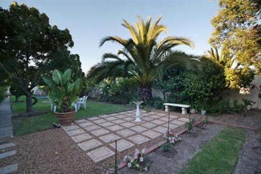 фото отеля Le Petit Chateau Guest House Durbanville Cape Town