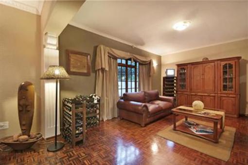 фото отеля Le Petit Chateau Guest House Durbanville Cape Town