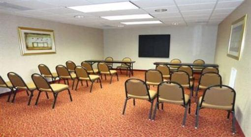 фото отеля Jameson Inn & Suites Newport News