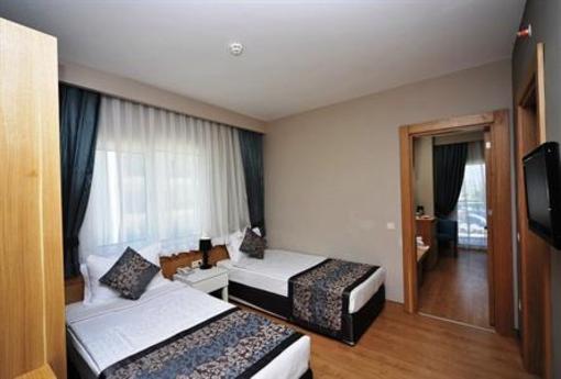 фото отеля Lake & Riverside Hotel & Spa