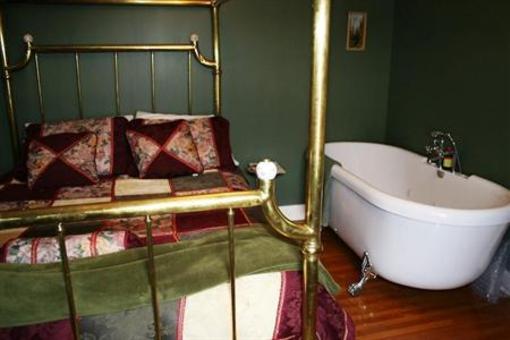 фото отеля Wakamow Heights Bed and Breakfast