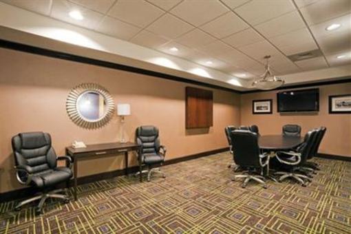 фото отеля Holiday Inn Express Hotel & Suites Opelika Auburn