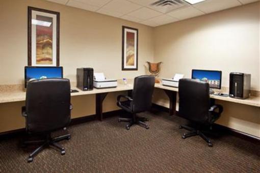 фото отеля Holiday Inn Express Hotel & Suites Zanesville North