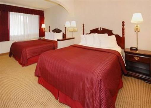 фото отеля Quality Inn Baron Suites