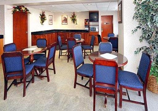 фото отеля Comfort Suites Cumming
