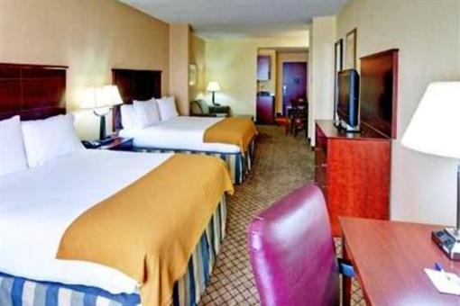 фото отеля Holiday Inn Express Hotel & Suites Millington-Memphis Area