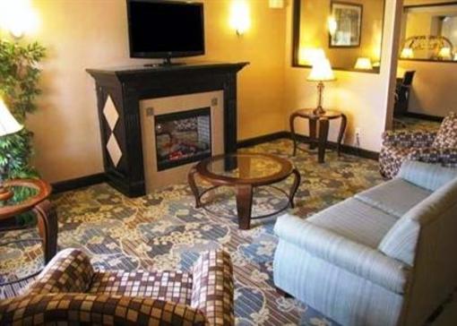 фото отеля Comfort Suites Clinton