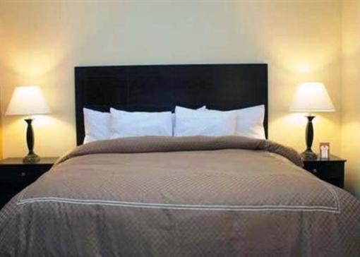 фото отеля Comfort Suites Clinton