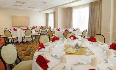 фото отеля Hilton Garden Inn Calgary Airport