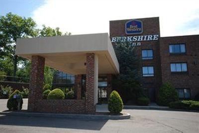 фото отеля Best Western Berkshire Inn Bethel (Connecticut)
