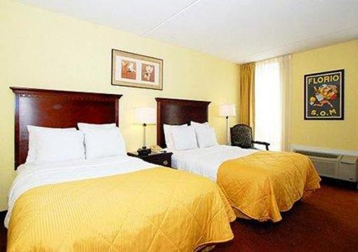 фото отеля Clarion Inn & Suites Wichita