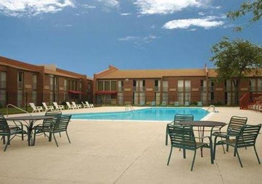 фото отеля Clarion Inn & Suites Wichita
