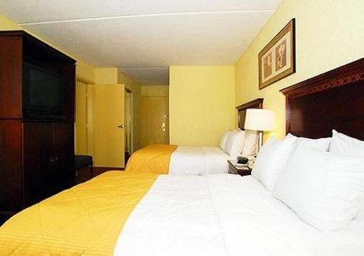 фото отеля Clarion Inn & Suites Wichita