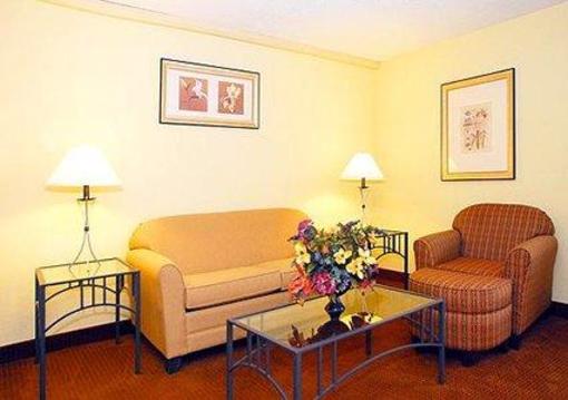 фото отеля Clarion Inn & Suites Wichita