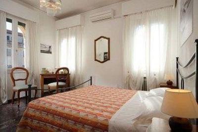 фото отеля Al Portico Guest House Venice