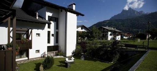 фото отеля Hotel Castel Pietra