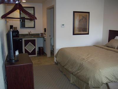 фото отеля Price Pointe Inn