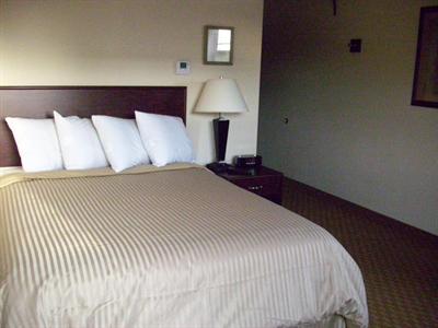 фото отеля Price Pointe Inn