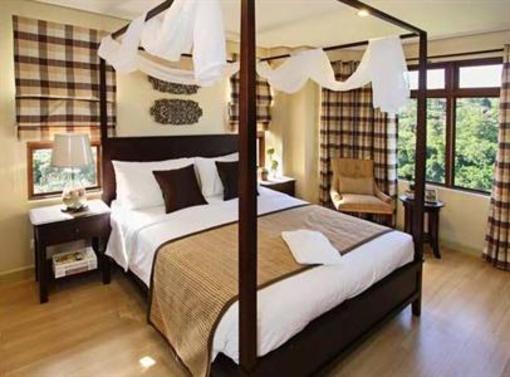 фото отеля Crosswinds Resort Suites