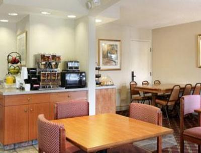 фото отеля Microtel Inn Denver International Airport