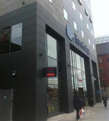 фото отеля Travelodge Liverpool Central The Strand