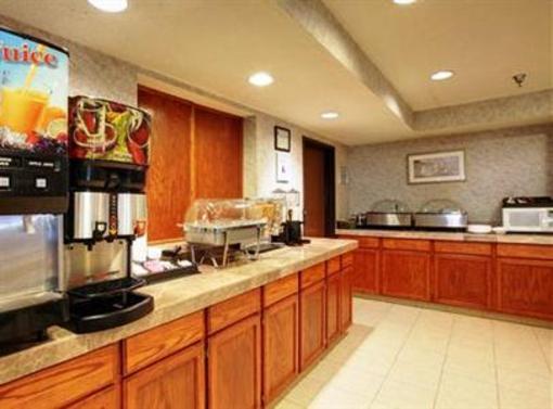 фото отеля Americas Best Value Inn & Suites - St. Charles St. Louis