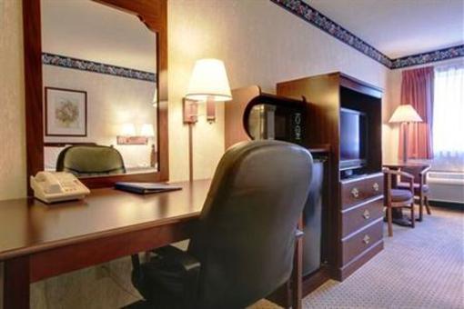 фото отеля Americas Best Value Inn & Suites - St. Charles St. Louis