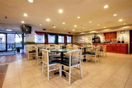 фото отеля Americas Best Value Inn & Suites - St. Charles St. Louis